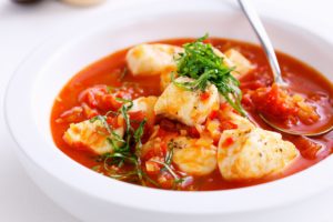 Zupa rybna z pomidorem i kokosem Zupa rybna z pomidorem i kokosem